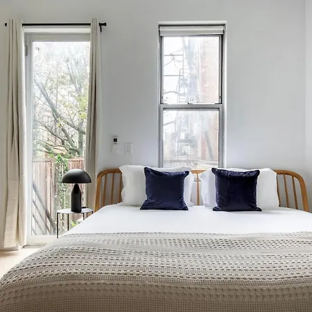 Bushwick 3br Duplex W Wd Garden Nr L M Nyc-1031