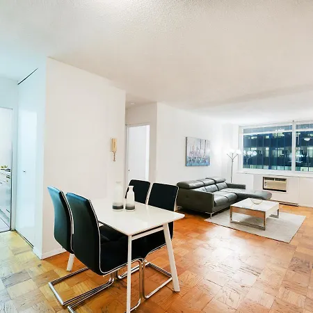 Exotic 1br At Columbus Circle Apartment *