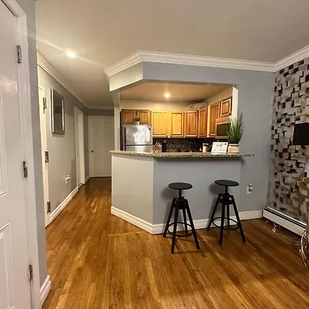 Brooklyn Way Apartment *