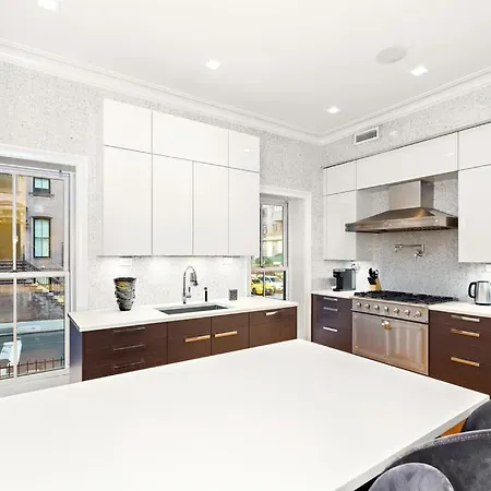 Holiday home Luxurious 5 Bedroom Townhouse New York