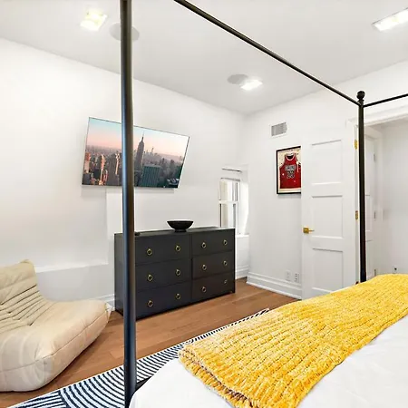 Holiday home Luxurious 5 Bedroom Townhouse New York
