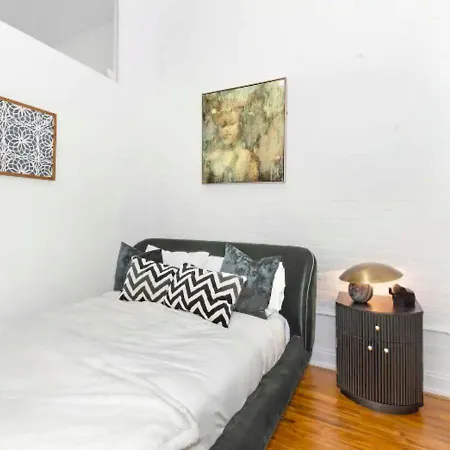 Spacious 3br 2ba In Soho Apartment New York