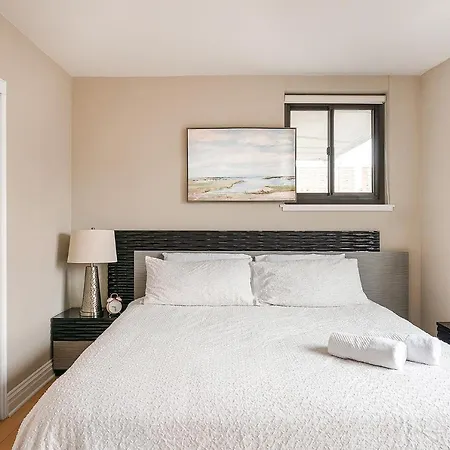 Luxury 3 Beds By Central Park Apartment