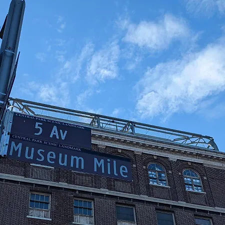 Homestay Museum Mile By Park New York