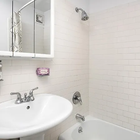 Luxury 3 Beds By Central Park