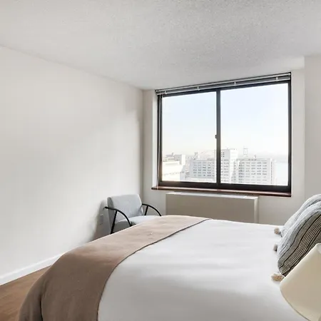 Ues 2br W Elevator Doorman Gym Nr Park Nyc-1072 Apartment New York