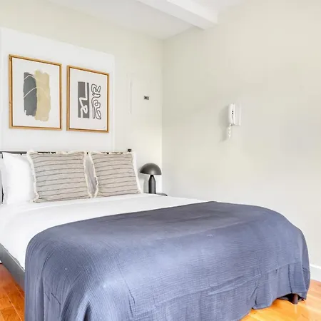 Midtown E 2br W Doorman Nr E River Nyc-749 Apartment *