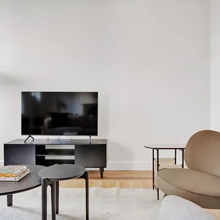 Apartment Ues 2br W Doorman Nr Met Park Nyc-716 *