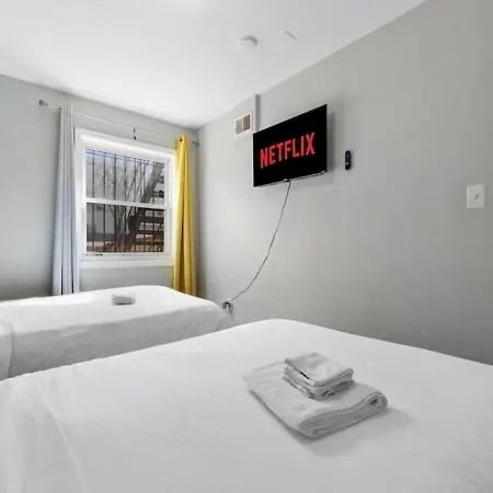 Bright And Cozy In The Heart Of Ny Holiday home New York