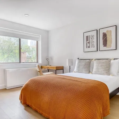 Midtown W 1br W Doorman Elevator Nr Times Sq Nyc-810 Apartment New York