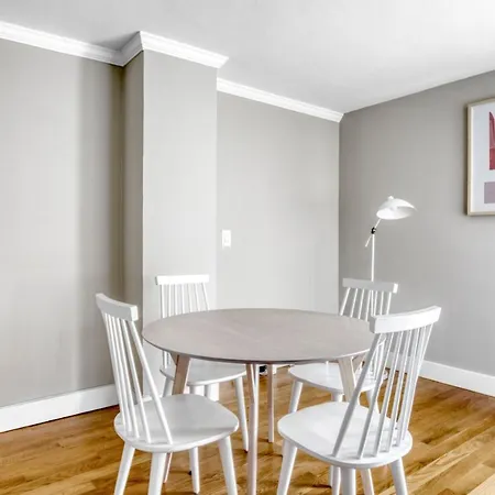 Uws 2br W Elevator Doorman Gym Nr Central Park Nyc-1001 Apartment