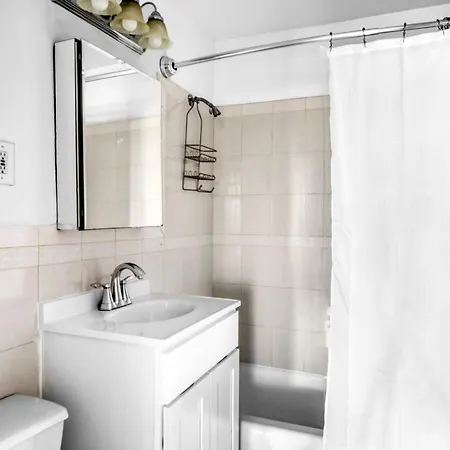 Uws 2br W Elevator Doorman Gym Nr Central Park Nyc-1001 Apartment