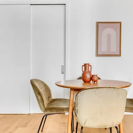 Ues 2br W Wd Elevator Nr Bloomingdales Nyc-873 * New York