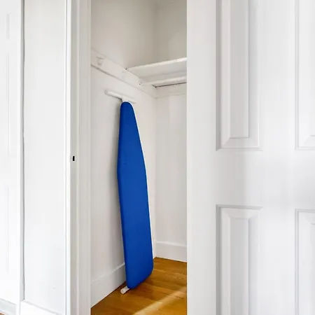Apartment Uws 2br W Elevator Doorman Gym Nr Central Park Nyc-1001 New York