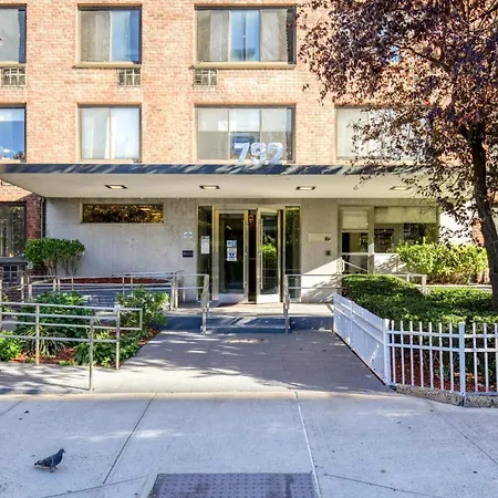 Uws 2br W Elevator Doorman Gym Nr Central Park Nyc-1001 New York