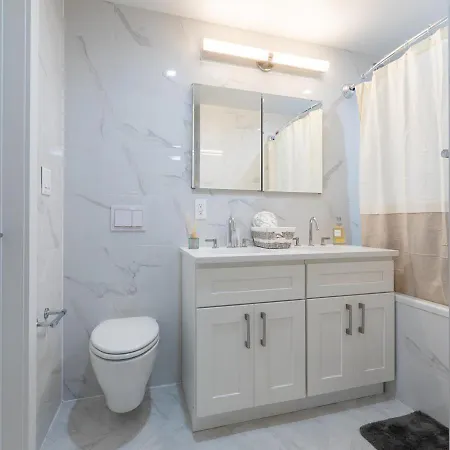 Furnished 3br At Upper East Side Apartment *