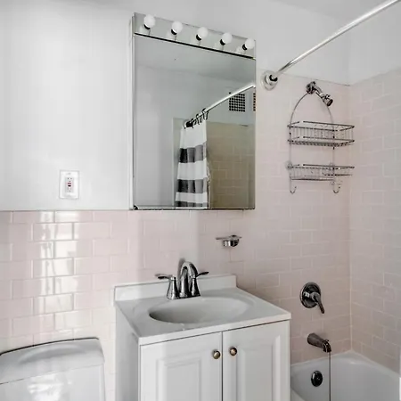 Uws 2br W Doorman Nr 123 Subway Nyc-812 Apartment New York