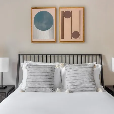 Apartment Uws 2br W Doorman Nr 123 Subway Nyc-812 New York