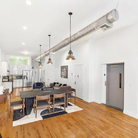 Luxurious 3 Bedroom Soho Apartment