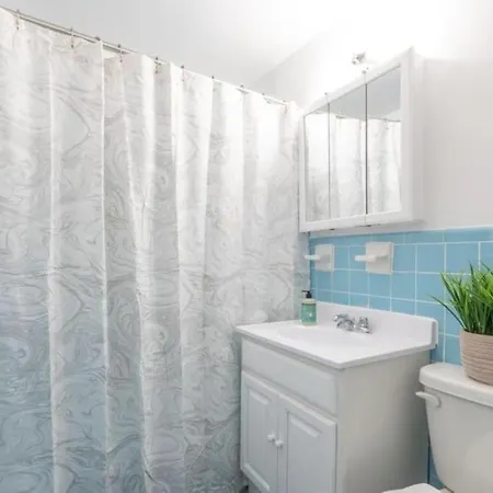 Furnished Studio In Upper East Side Apartment New York