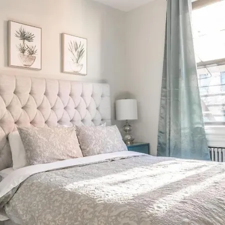 Furnished Studio In Upper East Side Apartment New York