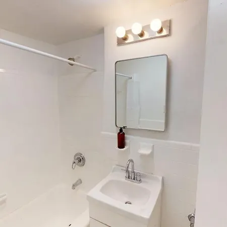 Apartment Furnished 782 East Village *