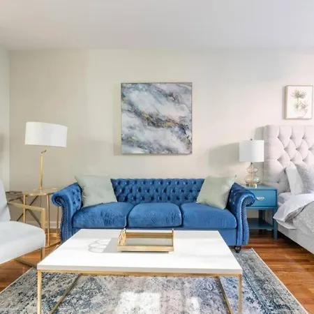 Furnished Studio In Upper East Side Apartment *
