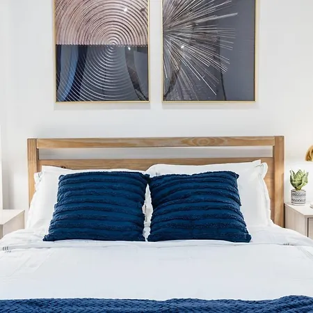 Apartment 13-1 I Brand New Luxury 2br Prime Union Square New York