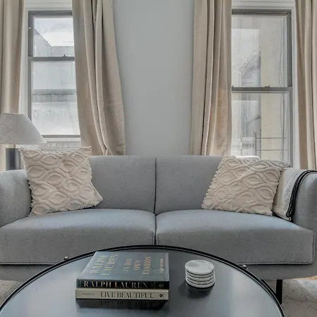 Apartment East Harlem 2br W Elevator Wd Nr East River Nyc-1159 New York