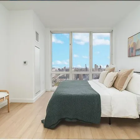 Amazing 2 Bedroom By Time Sq Apartment