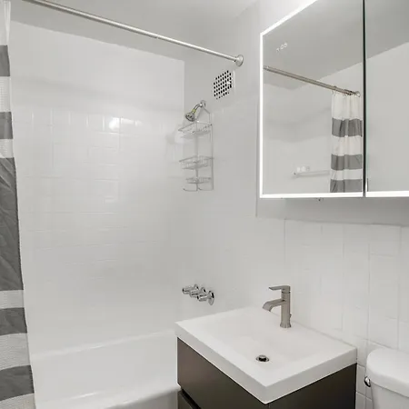 Apartment East Harlem 2br W Elevator Wd Nr East River Nyc-1159 New York