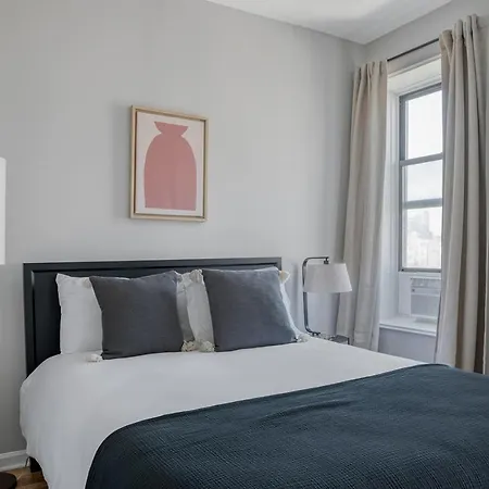 Apartment East Harlem 2br W Elevator Wd Nr East River Nyc-1159 *