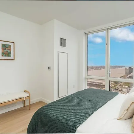 Amazing 2 Bedroom By Time Sq