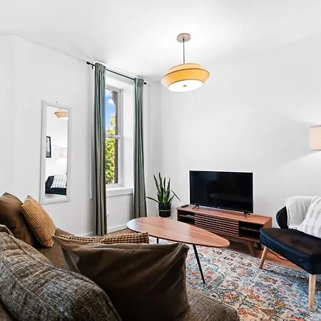 Sleek Modern 2br In Bed-stuy Brooklyn Apartment