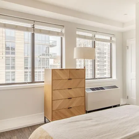 Ues 1br W Gym Nr Art Museums Nyc-1180 Apartment