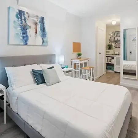 Central 2br - Walking Distance To Times Square Apartment New York