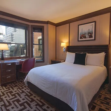 Hotel The Iroquois Times Square, A Small Luxury Hotel