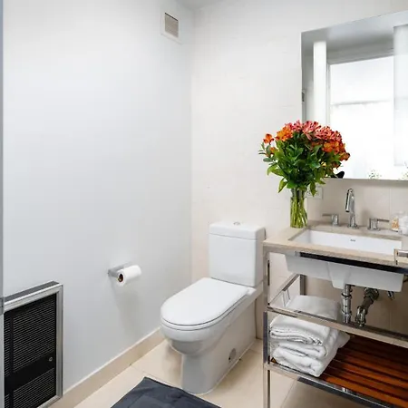 Luxurious 1bd Steps From Times Square Apartment *