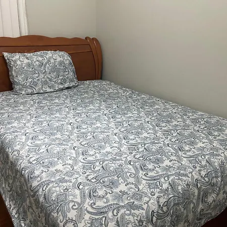 Large 1 Bedroom In The Heart Of The Bronx