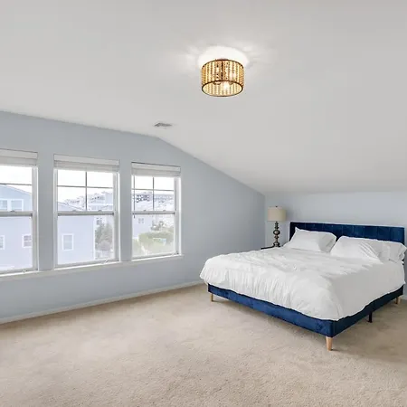 Holiday home Stunning Beachfront Queens Getaway Townhouse New York