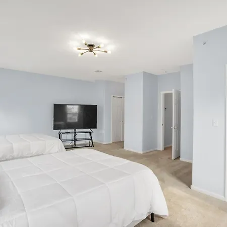 Stunning Beachfront Queens Getaway Townhouse