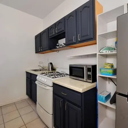 Amazing 2 Bedroom Near Park