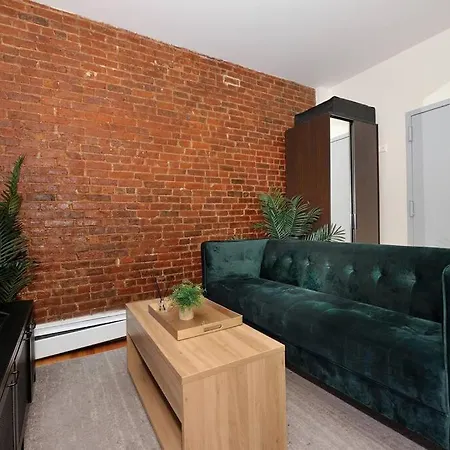 Beautiful 3 Bedroom Loft With Desk Near Times Sq. Apartment New York