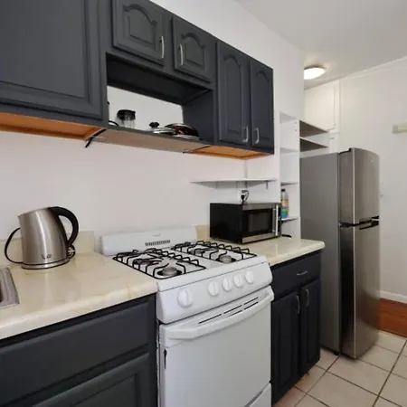 Apartment Amazing 2 Bedroom Near Park