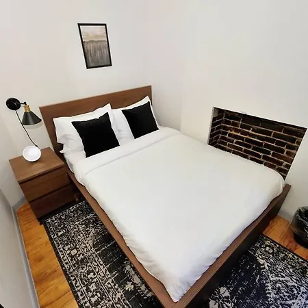 Apartment Beautiful 3 Bedroom Loft With Desk Near Times Sq.