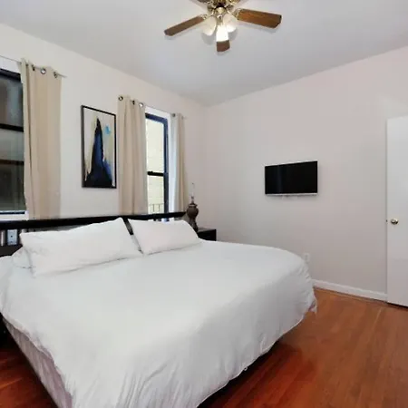 Apartment Amazing 2 Bedroom Near Park *