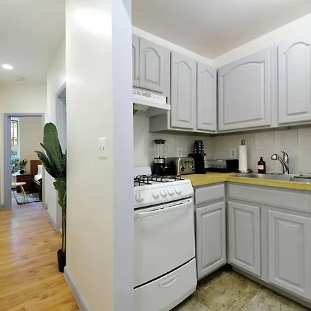 Beautiful 3 Bedroom Loft With Desk Near Times Sq. Apartment *