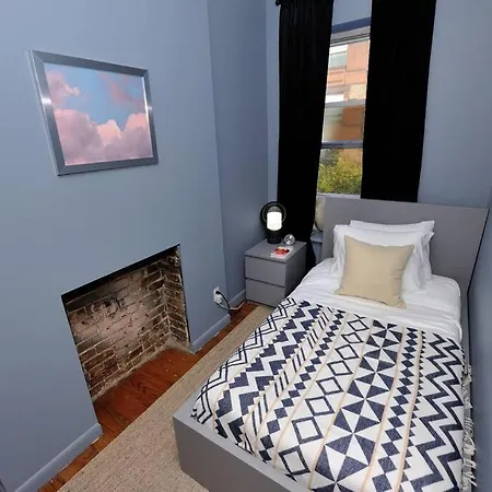 Warm 3 Bedroom Loft Near Times Square Apartment *