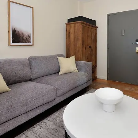 Warm 3 Bedroom Loft Near Times Square