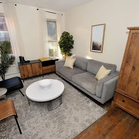 Warm 3 Bedroom Loft Near Times Square Apartment *